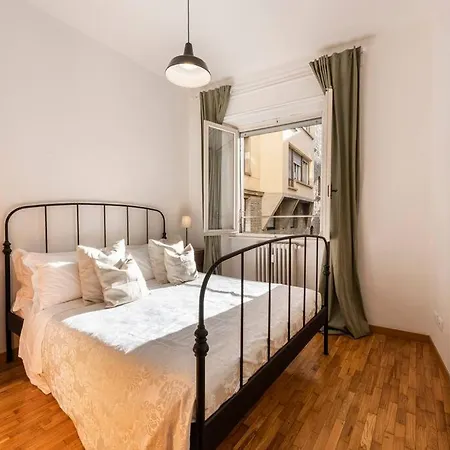 Apartment Wonderful Ponte Vecchio At A Breath. *